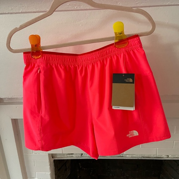 North Face Wanderer Shorts Medium Neon Pink - Picture 2 of 5